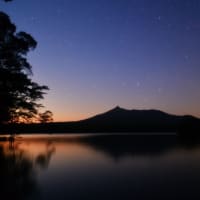 カシオペア座を抱く北海道駒ケ岳