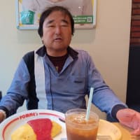 本日は知人女性とポムの樹でオムライスとアイスコーヒーを。