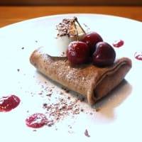 いすみ市、ハルフロマジュリ・カフェでアメリカン・チェリーのクレープを食べました。