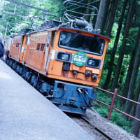 宇奈月渓谷鉄道・・・青空　新緑