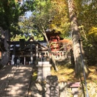 紅葉。三峰神社