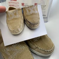 スエード素材の【ローファー】が甦りました。