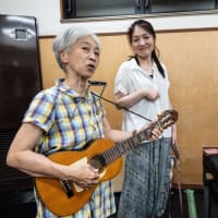 南谷朝子さんの歌と演奏！　
