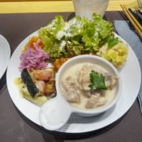今日のランチ　「カフェ＆ワインショップシンクロ 」