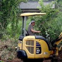 村の再建進んでます。