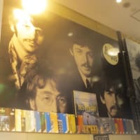 広島・本通り商店街、絶対に残したい店・・・古本屋さんと昭和の喫茶店　「アカデミイ書店」と「イエスタデイ」