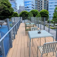 「花とごはんとクリームソーダ なぎさ食堂 "プチパンケーキ&群青のクリームソーダ"」東京ドームシティ ミーツポートエリア(水道橋駅東口)