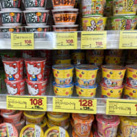 スーパーで止まらない　2歳児。。