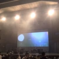 音を辿って　夢彩って　いつでもこの場所で会えるよ、会えるよ