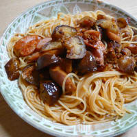 ナスとひき肉のボロネーゼ風パスタ