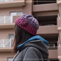 ニット帽（赤×紫）