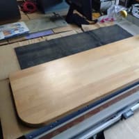 カウンターテーブルを作ってみようかと・・・・・・。
