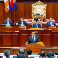 カンボジア首相　インフォーマル経済戦略の進捗報告