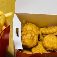 チートデイ→夜マックに新発売「芳醇ふわとろ月見🍔」🍟食べた〜😋😋