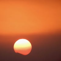 入梅前の荒尾海岸の夕陽・・・2025年6月