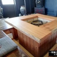 ２０４２、ケヤキの一枚板から囲炉裏用の天板を製作。一枚板と木の家具の専門店エムズファニチャーです。
