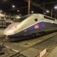 2GOD　ARNOLD SNCF コラーユ　1等、2等　各1両 Amazon.co.jp: Arnold - SNCF, 2ユニットセットT2, ブルーにロゴ