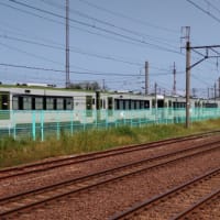 キハ100黒顔
