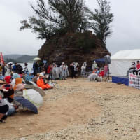 大浦湾・瀬嵩の浜での辺野古新基地建設に反対する県民大集会に１８００名が結集