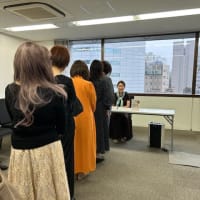 スカーフを巻いてみたら、こうなった