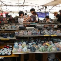 今年は「淵野辺公園」で「第一回全国陶器市」開催中！！