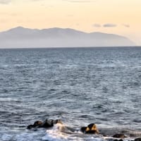 オロロンラインのバラ園と散策路と夕陽と