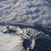 空から雪の富士山