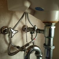 洗面所の水栓取替