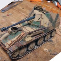 後退戦闘中の自走砲の模型を製作中