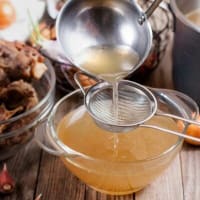 骨スープで関節・腸・脳をケア？　栄養と安全性を徹底解説