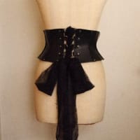 leather short corset