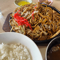 プチデカ盛り人気店？「喫茶 ボン」の名物・焼きそば大盛り定食！
