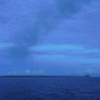 2016年小笠原村硫黄島慰霊墓参（４２１）小笠原丸で硫黄島を周回（１３２）だんだん遠くなる硫黄島（２）
