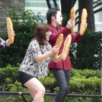 【MV】2nd 「 punpun 」！こんどもフランスパン？新宿アイランドタワーの「LOVE」のオブジェで！
