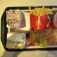 シャア専用マクドナルドのニュータイプ白いトリチ