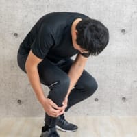 足の内側押して痛くないですか？