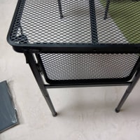 折りたたみメッシュテーブル