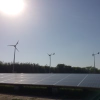 鎮西町にて小型風力発電機4機完成。