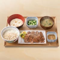 牛たん麦とろ御膳。
