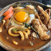 人気「煮込みうどん かに屋」の天ぷら親子煮込みうどん＋ミニ天丼！