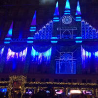 ニューヨークのクリスマス、幕開け。本日、ロックフェラーセンターでクリスマスツリー点灯式