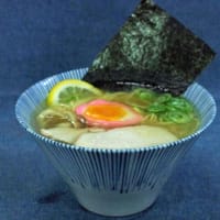 塩檸檬らぁ麺＠麺天坊　(＠_＠;)間違えてＳサイズの丼を買ってしまった($・・)/~~~
