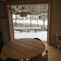 雪と椅子