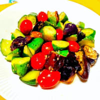 盛大にきゅうりの食べ比べ