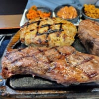 感動の肉と米：ハラミステーキダブル＋あらびきハンバーグ
