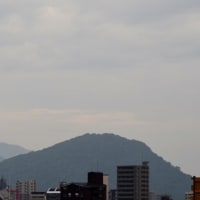 2025.06.30(月)AM06:45の藻岩山・平和祈念塔・手稲山・三角山・円山