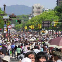 広島県　2014年フラワーフェスティバル  人混み
