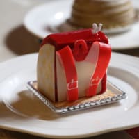 豊島屋洋菓子舗「置石」のランドセルのケーキ！