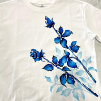 Tシャツにバラの型染め