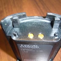 無線機のリチウムイオン電池パックを殻割りしてみた - 無線脳の視点
